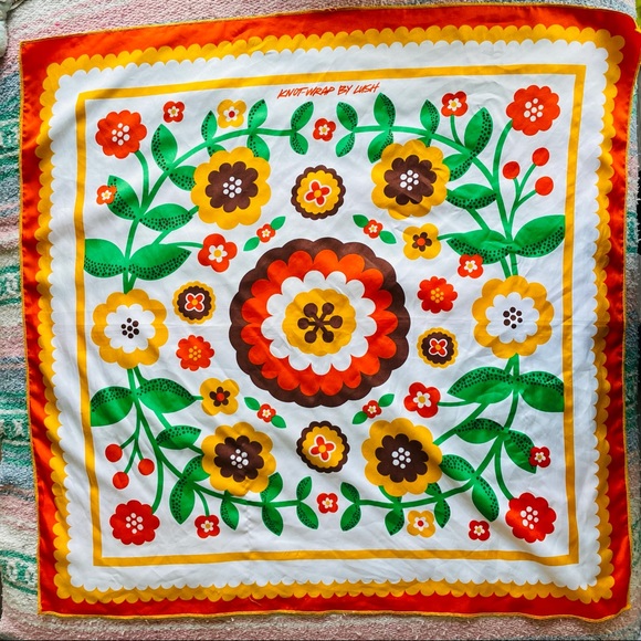 Retro LUSH knot wrap / scarf - Picture 3 of 3